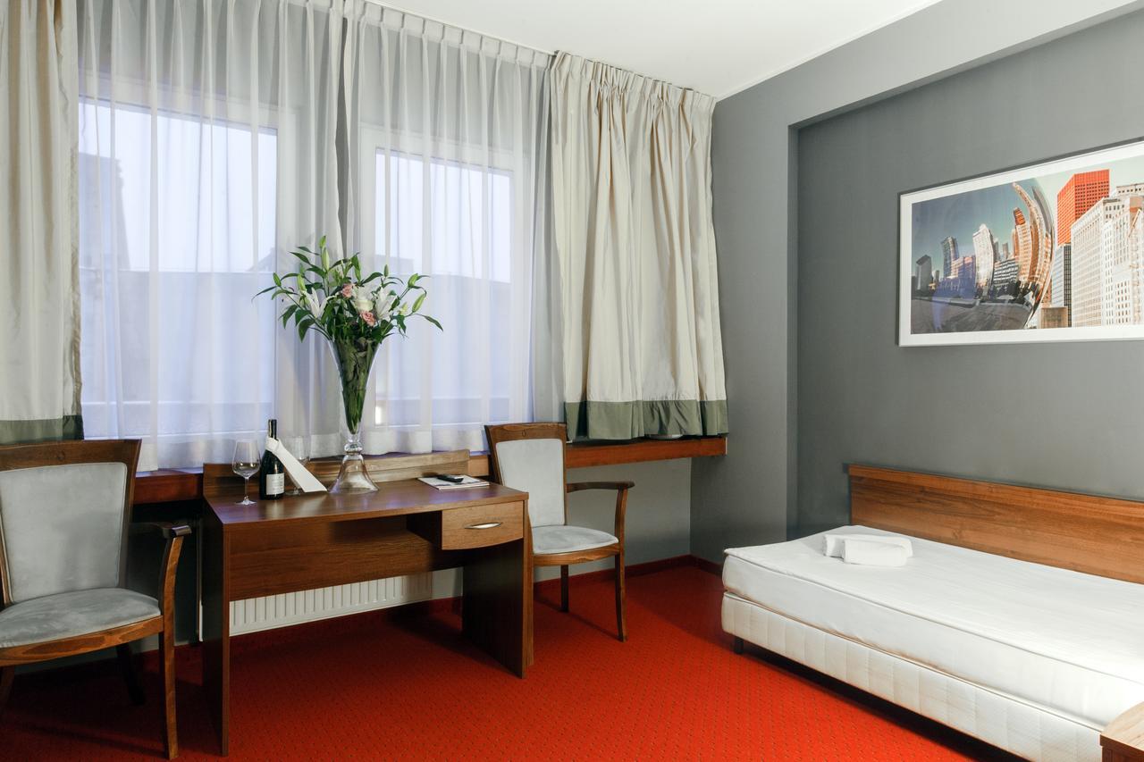 M Hotel Lodž Exteriér fotografie