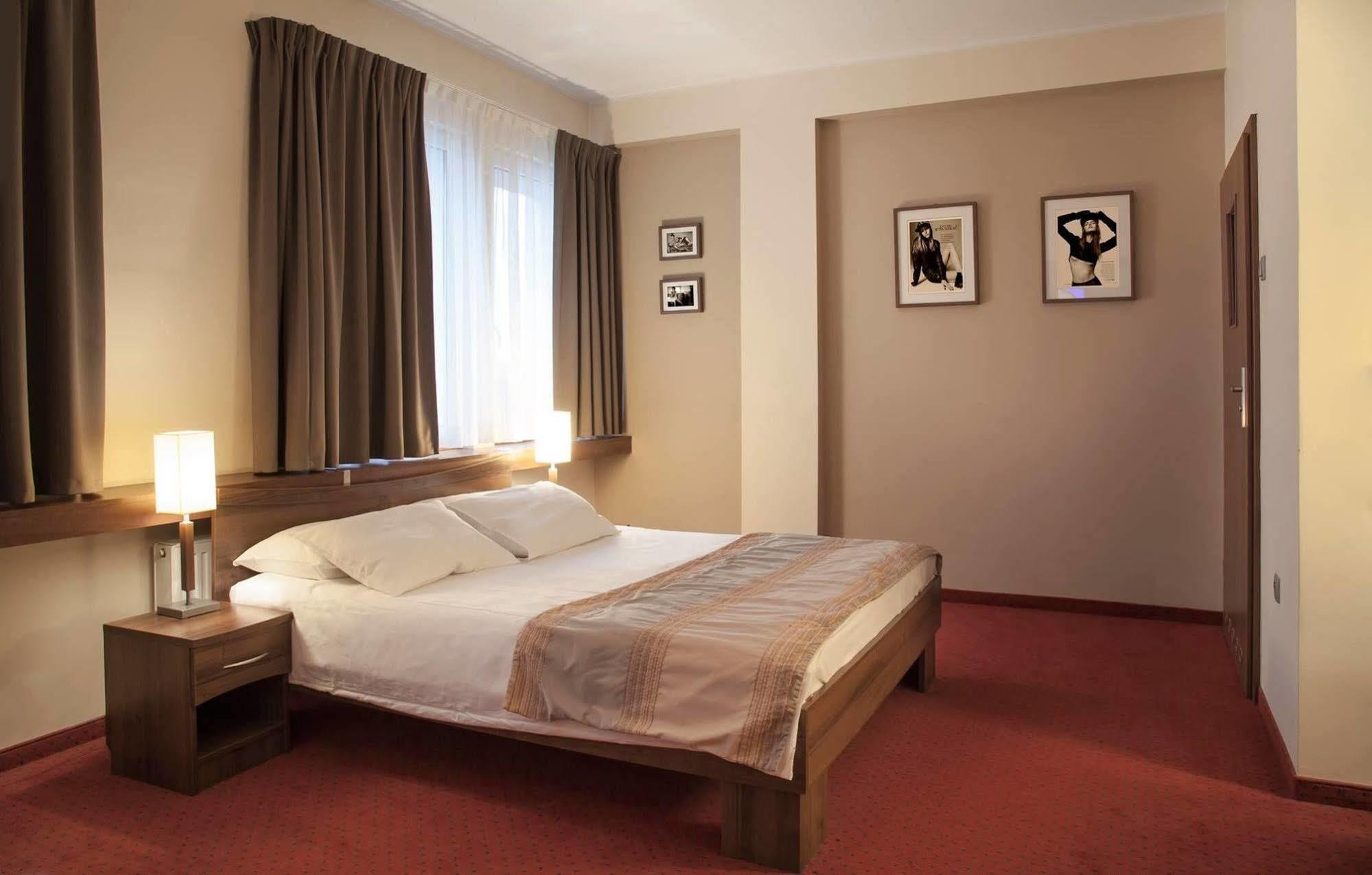 M Hotel Lodž Exteriér fotografie